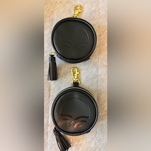 TUSHBABY XL Black Tote Diaper Bag, 2 Pacifier Holder Accessories & Changing Pad - Picture 6 of 7